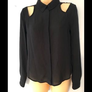 L♥️Amour Cut Out Blouse